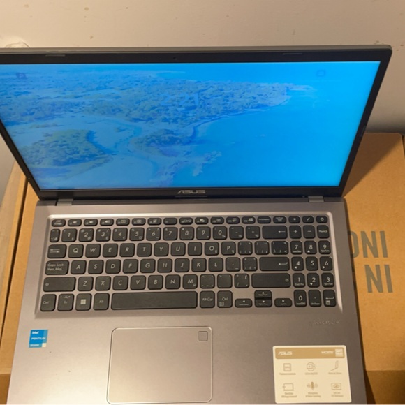 Asus Vivabook laptop 15.6” - Picture 5 of 5